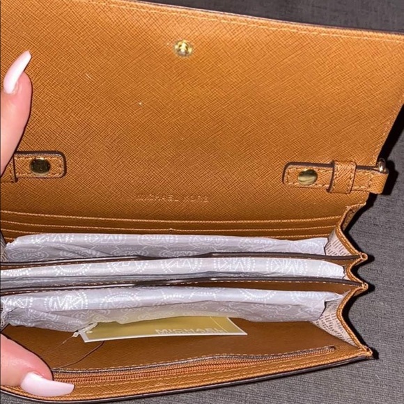 Michael Kors Cross Body - Picture 1 of 3